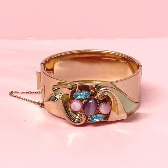 Vintage Coro Bracelet | Gold Tone with Moon Glow Stones & Safety Chain | 1960s - Picture 1 of 5